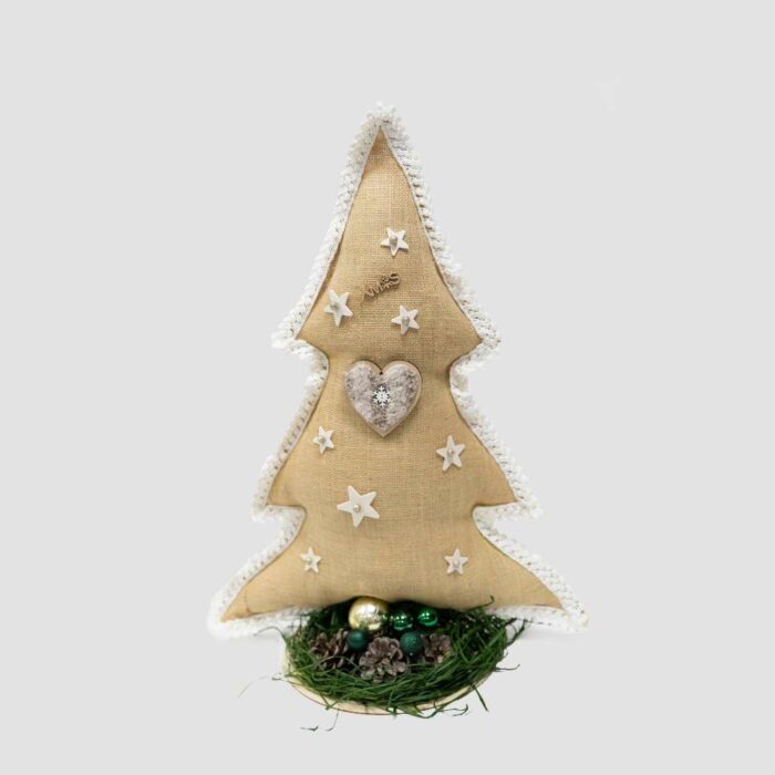 Árbol Navidad Carmen de Monamur en color dorado, decoración navideña artesanal ideal para regalar.